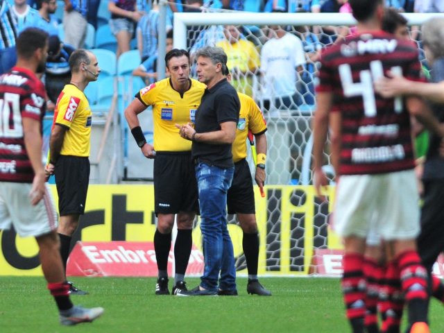 Jogadores do Grêmio aceitaram reduzir salário desde que nenhum funcionário fosse demitido