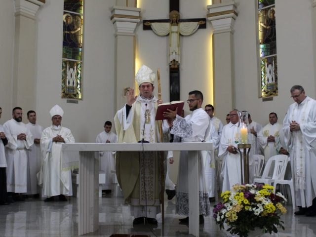 Bispo da Diocese de Cruz Alta comemora 25 anos de vida presbiteral