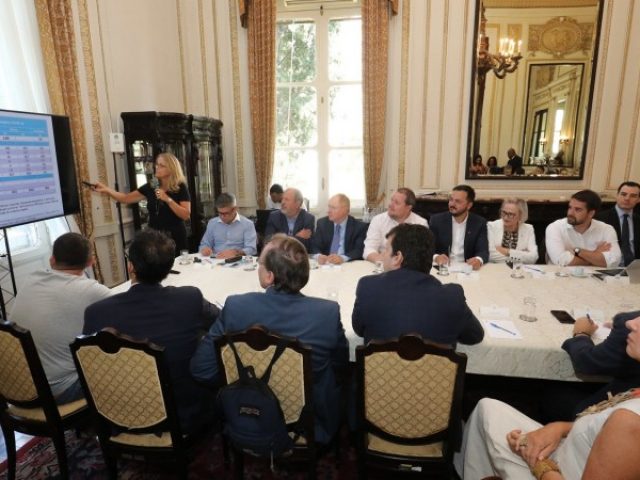 Governador convoca secretariado e apresenta decreto com medidas para evitar propagação do coronavírus