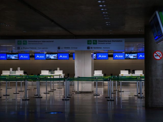 Governo proíbe temporariamente entrada de estrangeiros no Brasil
