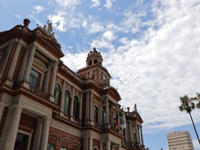 Prefeitura de Porto Alegre determina fechamento de lojas de shoppings e casas noturnas devido ao coronavírus