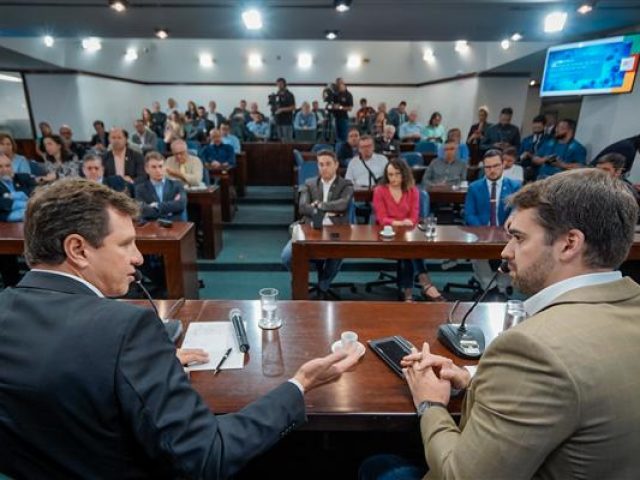 Assembleia recebe projetos do governo para ações contra o coronavírus