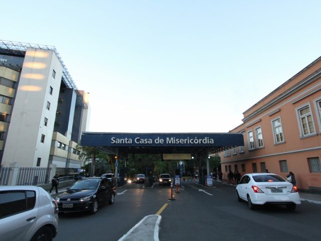 Santa Casa de Porto Alegre retoma parcialmente atendimentos nesta segunda-feira