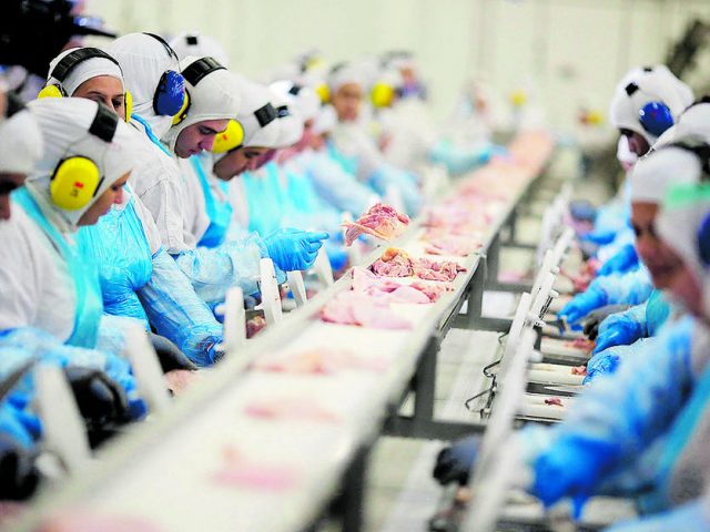 JBS dará férias coletivas de 20 dias já a partir desta semana em cinco unidades