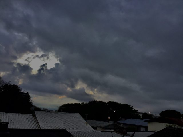 Previsão do tempo para esta quinta-feira (19)