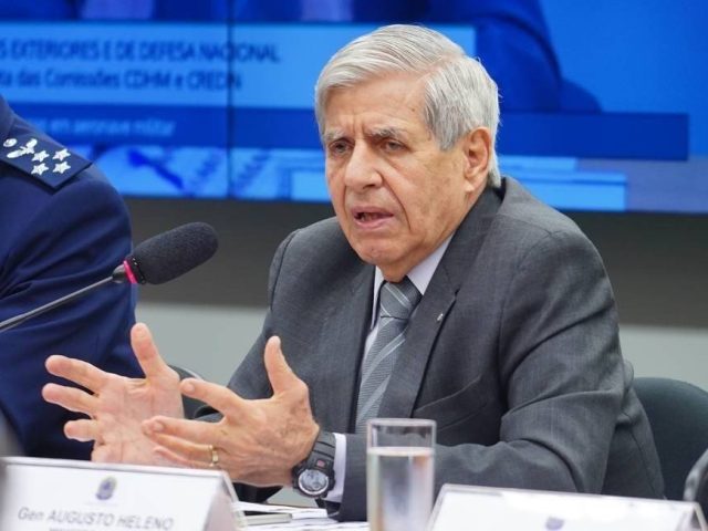 Ministro Augusto Heleno testa positivo para novo coronavírus