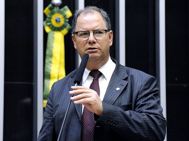 Apoiador de Bolsonaro, Alceu Moreira diz não estar constrangido com crises geradas por trocas de ministro