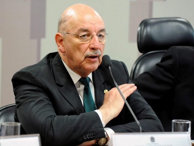 Osmar Terra defende isolamento de grupos de riscos e é contra a quarentena