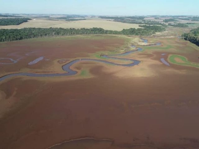 Barragem de Ernestina está muito abaixo do normal e cenário é desolador