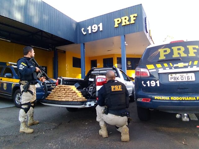 PRF apreende 45 quilos de maconha em caminhonete clonada em Erechim