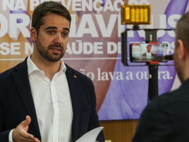 Leite autoriza abertura de lojas de chocolate, lancherias, restaurantes e cabeleireiros no RS
