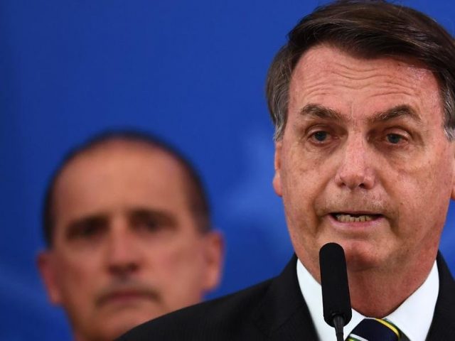Bolsonaro rebate acusações e afirma que Moro cobrou indicação ao STF