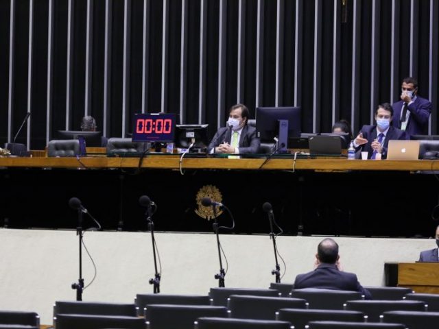 Nova versão da PEC do ‘orçamento de guerra’ é aprovada em segundo turno pela Câmara