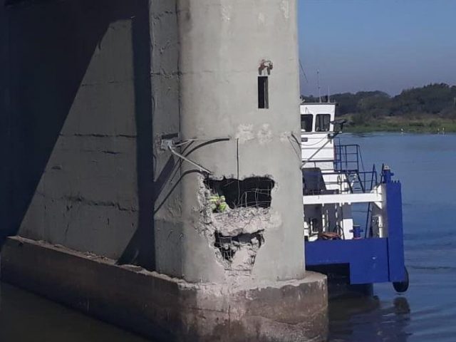 Acidente com navio suspende içamento do vão móvel, por dez dias, na Ponte do Guaíba