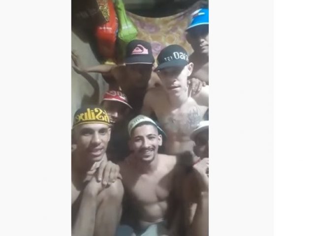 Presos fazem live nas redes sociais para mais de 12 mil espectadores