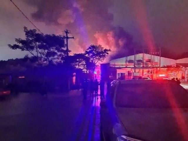 Fábrica da Pampa Ráfia é atingida por incêndio em Porto Alegre