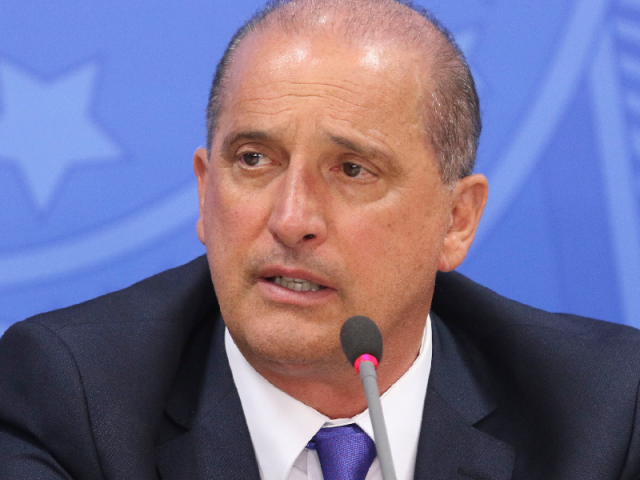 Fato de estar aprovado não significa que foi pago, diz Onyx sobre concessão de auxílio emergencial a foragidos
