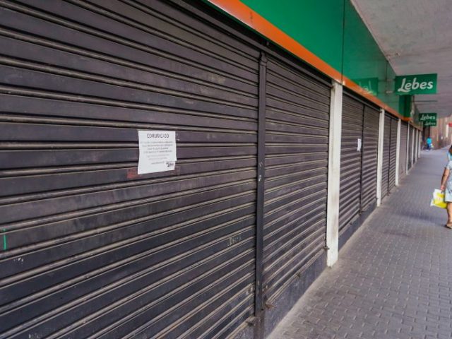 Decreto volta a fechar comércio, indústria e a construção civil em Porto Alegre