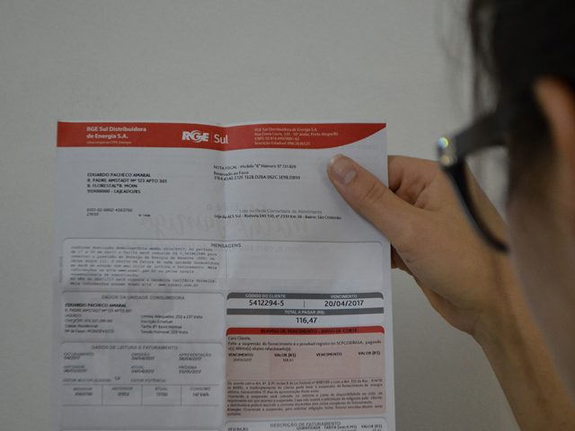RGE explica contas de luz mais altas por não ter feito leituras presenciais