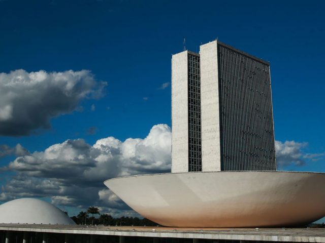 MP que altera regras trabalhistas é aprovada na Câmara