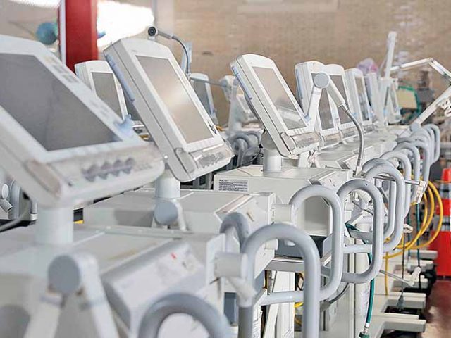 Estados compram 7 mil respiradores, mas menos da metade foi entregue