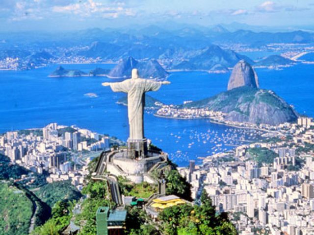 Governador do RJ libera futebol, bares, restaurantes e shoppings a partir deste sábado
