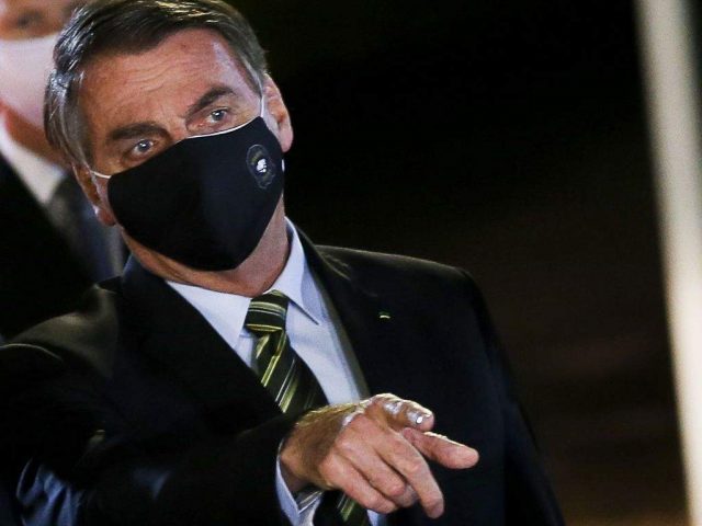 Governo não vai suportar mais duas parcelas de R$ 600 de auxílio, diz Bolsonaro