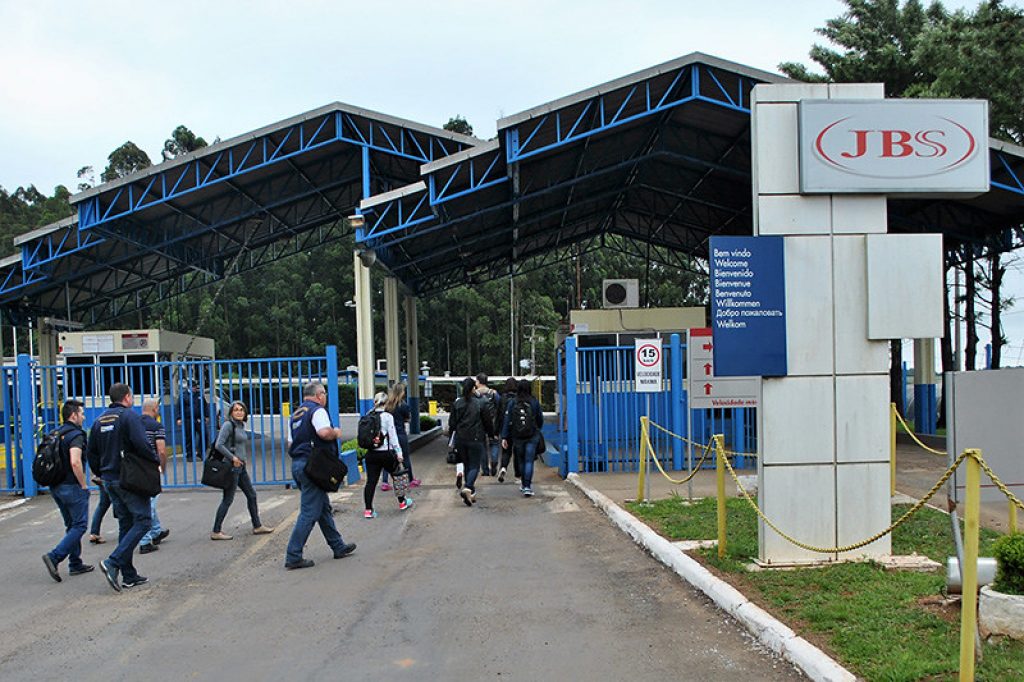 Tribunal Regional do Trabalho restabelece interdição da JBS de Passo Fundo