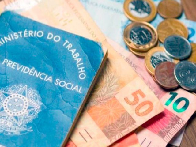 Sancionada lei que confirma salário-mínimo em R$ 1.045