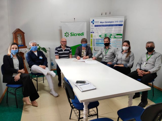Hospital São Sebastião e Sicredi assinam convênio