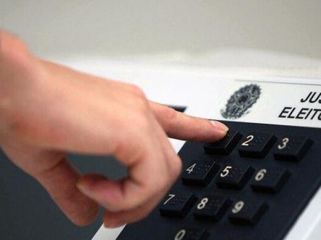Câmara aprova em 2º turno o adiamento das eleições municipais para novembro