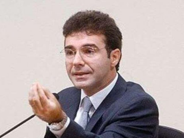 Subprocurador do TCU pede suspensão do auxílio emergencial