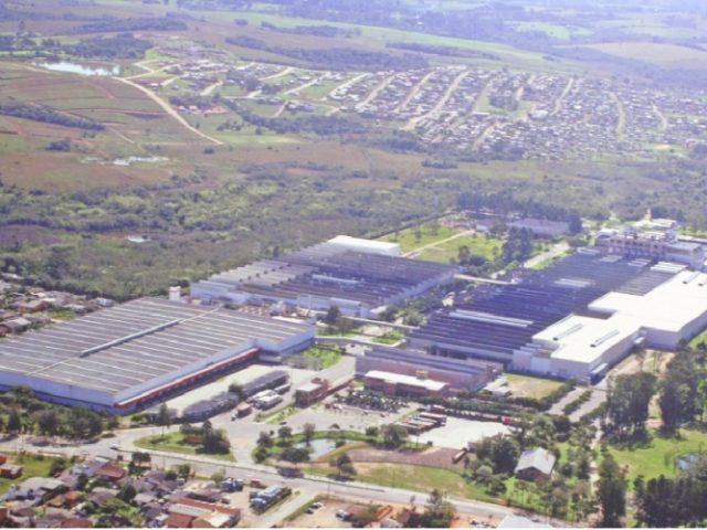 Pirelli demite 140 funcionários da fábrica de Gravataí