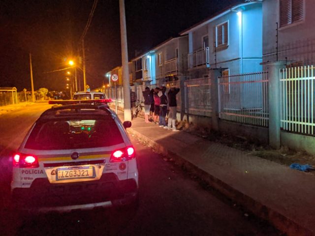 Prefeitura multa bares clandestinos e falta do uso de máscara