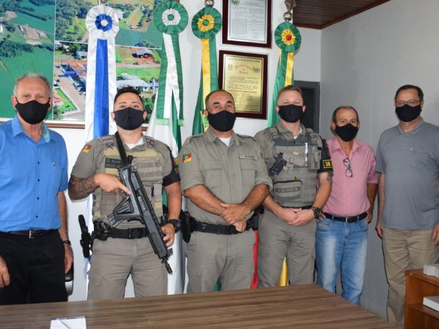 Brigada Militar visita Administração Municipal em Alto Alegre