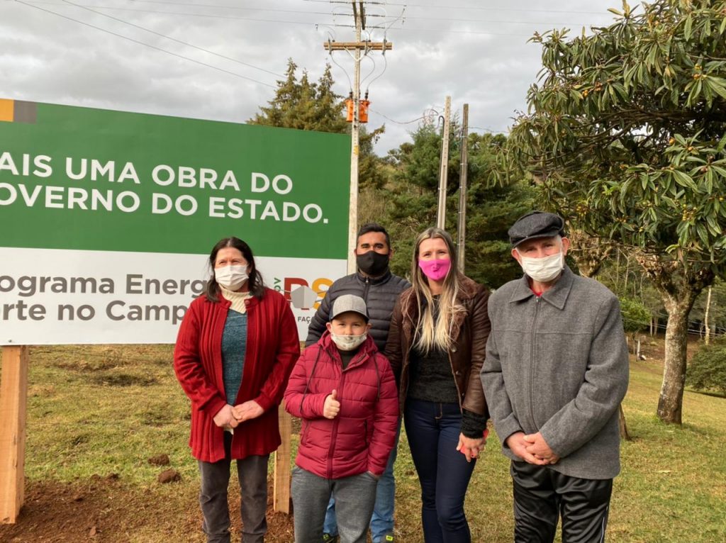 Governador Eduardo Leite visita famílias da Coprel beneficiadas com o programa Energia Forte no Campo