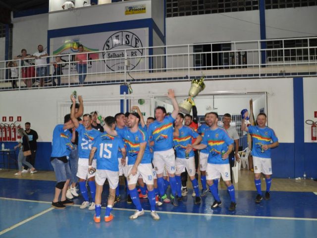 Selbach é campeã da Copa Regional de Futsal