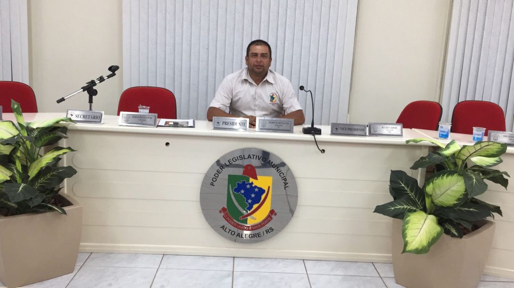 Joarez Santos é eleito presidente da câmara municipal de vereadores de Alto Alegre