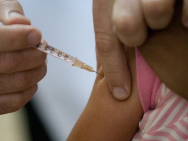 Sociedade Brasileira de Pediatria vê consulta pública para vacinar crianças como desnecessária