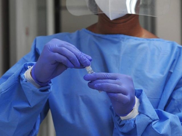 “Se não fosse a vacina, o cenário seria catastrófico”, afirma infectologista