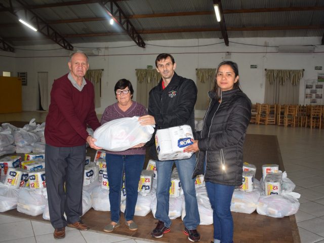 Administração de Alto Alegre entrega cestas básicas para as famílias que sofreram com a estiagem