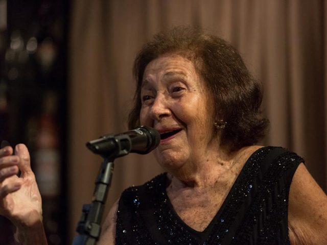 Morre Helena de Lima, cantora da era de ouro do rádio