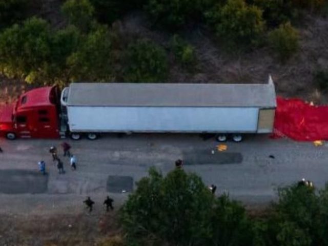 ‘Pilhas de corpos’ de imigrantes são encontradas em caminhão no Texas
