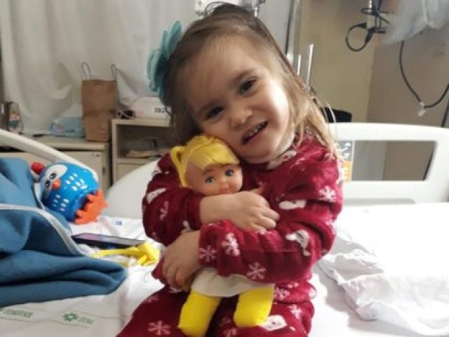 Família busca doador de medula óssea para menina de três anos moradora de São Marcos