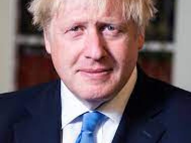 Boris Johnson renuncia à liderança do Partido Conservador, primeiro passo para deixar governo