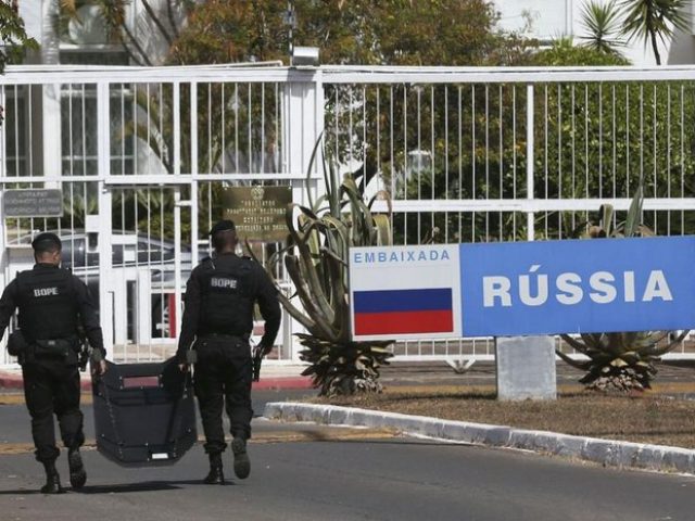 Ameaça de bomba em embaixada da Rússia mobiliza forças de segurança