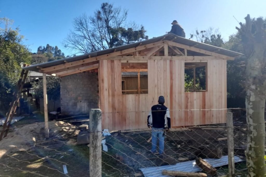 Reconstrução de casa de homem de 106 anos está em pleno andamento em Soledade