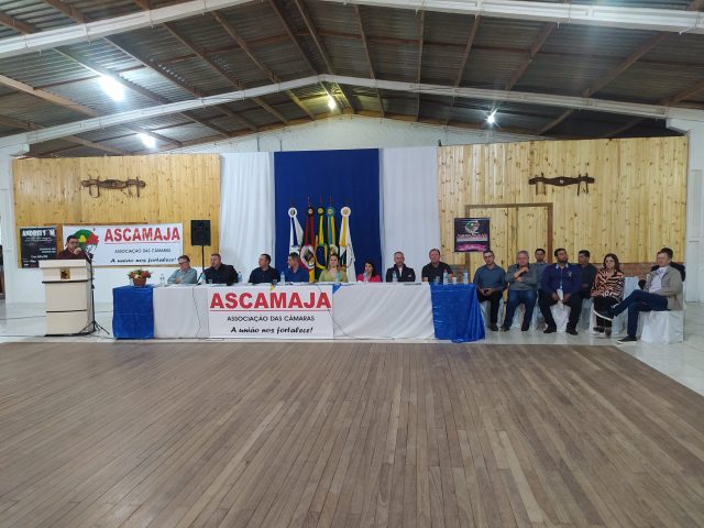 Reunião da ASCAMAJA reuniu vereadores da região em Campos Borges