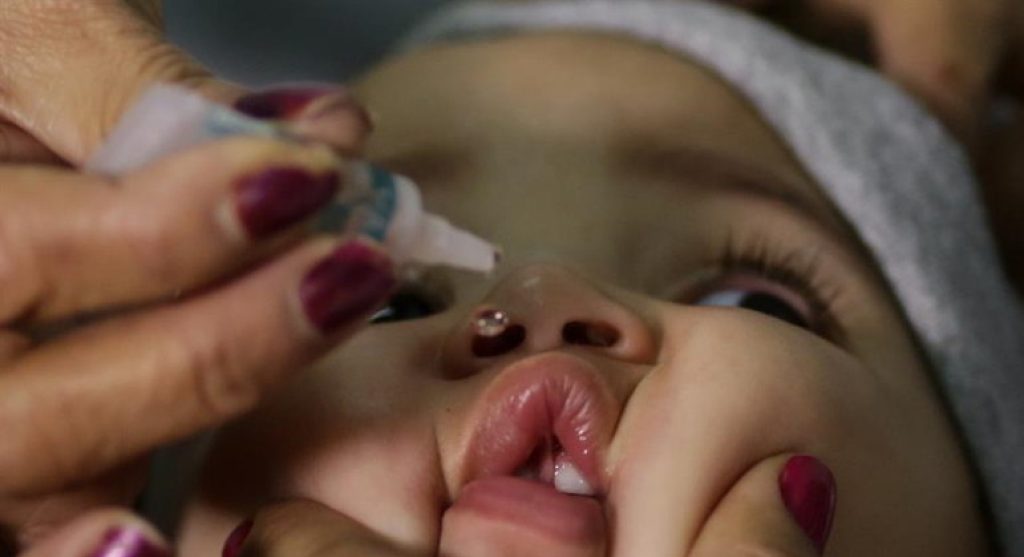 Cobertura vacinal despenca nos últimos dez anos, e pólio volta a ameaçar o Brasil