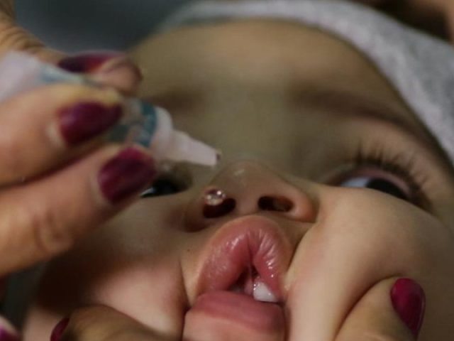 Cobertura vacinal despenca nos últimos dez anos, e pólio volta a ameaçar o Brasil